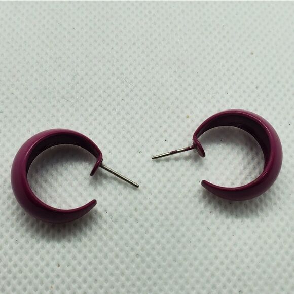 Vintage Purple Hoop Earrings - Picture 4 of 4
